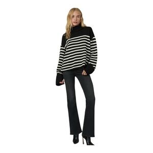 JOE’S JEANS THE MOLLY PETITE HIGH RISE FLARE IN BLACK NWT